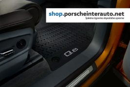 Originalni gumijasti tepihi - predpražniki Audi Q8 2019 (2 sprednja kosa) (4M8061501  041)